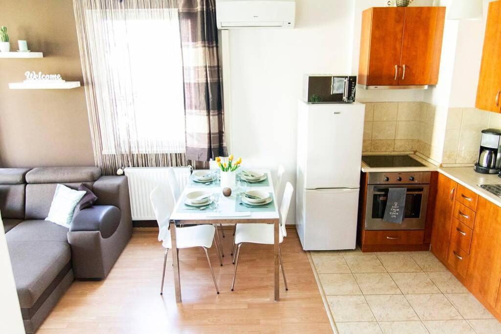 Vip Mini Resort,Private Parking & Balcony Budapest Eksteriør billede