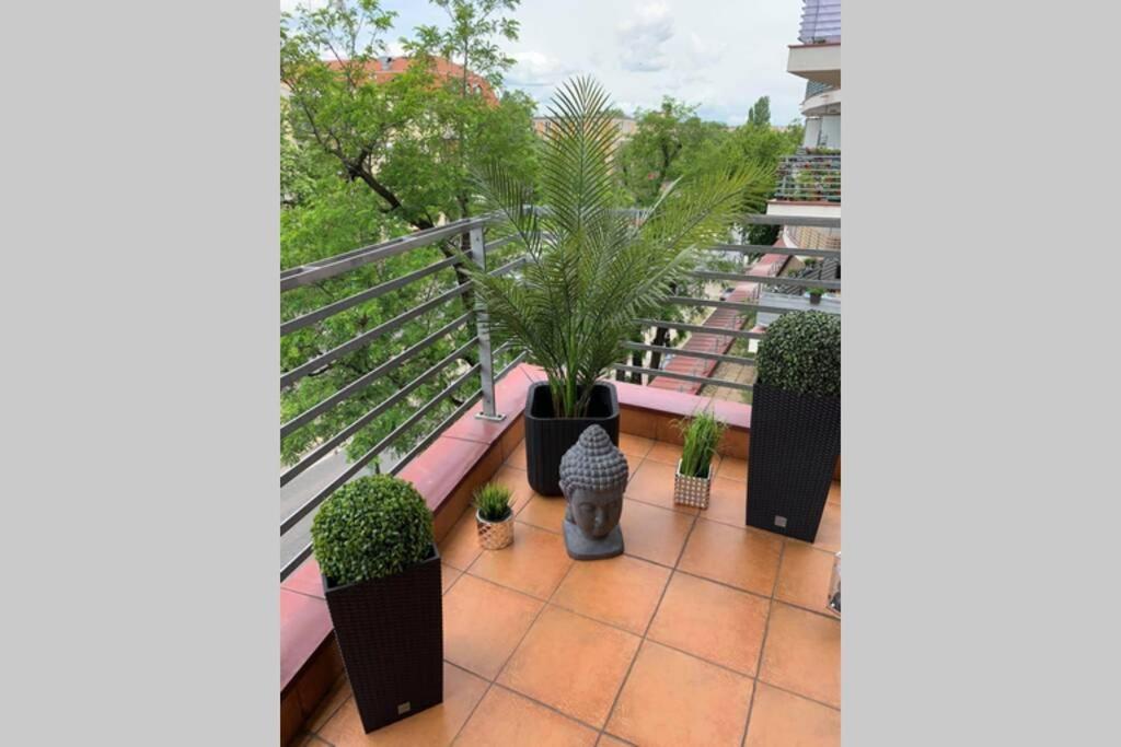 Vip Mini Resort,Private Parking & Balcony Budapest Eksteriør billede