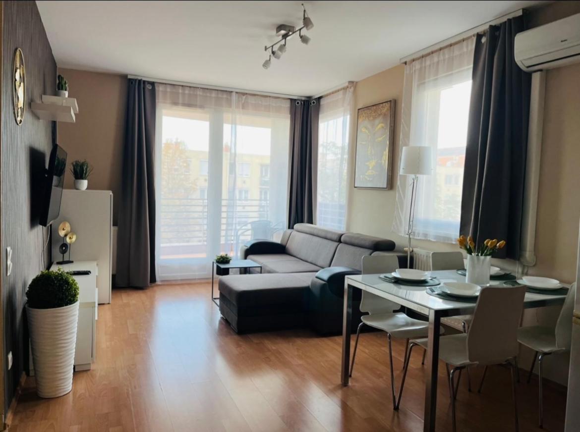 Vip Mini Resort,Private Parking & Balcony Budapest Eksteriør billede